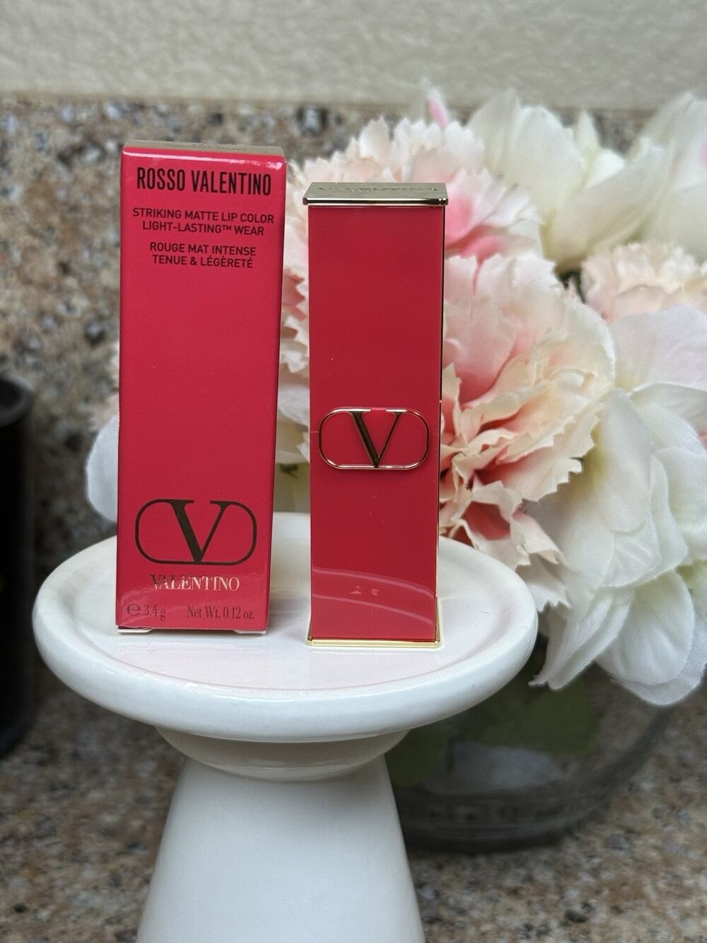 Valentino Rosso Valentino Striking Matte Lipstick Undressed Velvet 111A 0.12 NEW